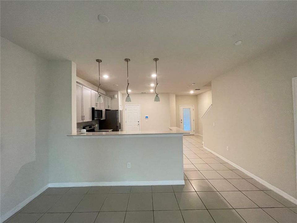 出租: $2,500 (3 贝兹, 2 浴室, 1717 平方英尺)