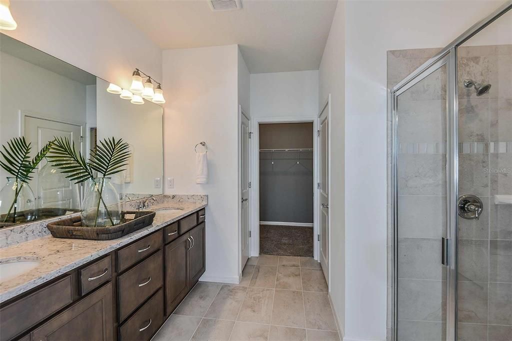 En Venta: $389,096 (2 camas, 2 baños, 1579 Pies cuadrados)