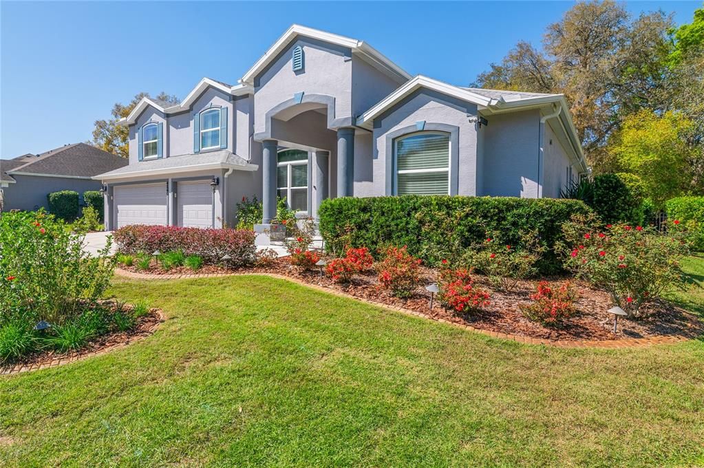 Под контрактом: $729,000 (4 спален, 3 ванн, 3221 Квадратных фут)