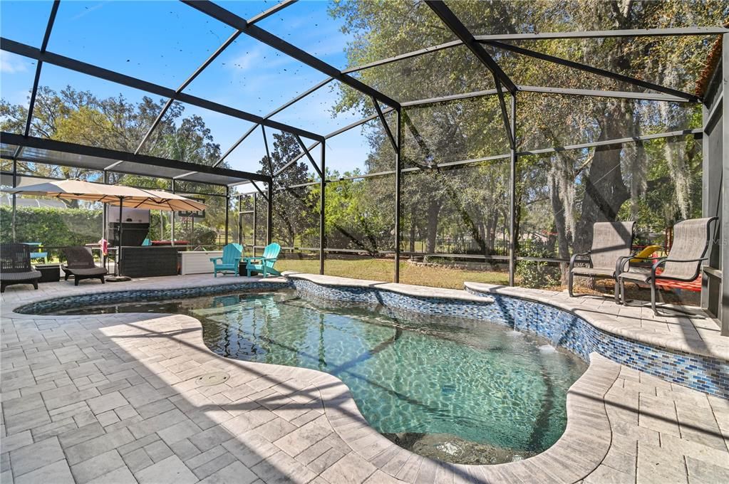 Под контрактом: $729,000 (4 спален, 3 ванн, 3221 Квадратных фут)