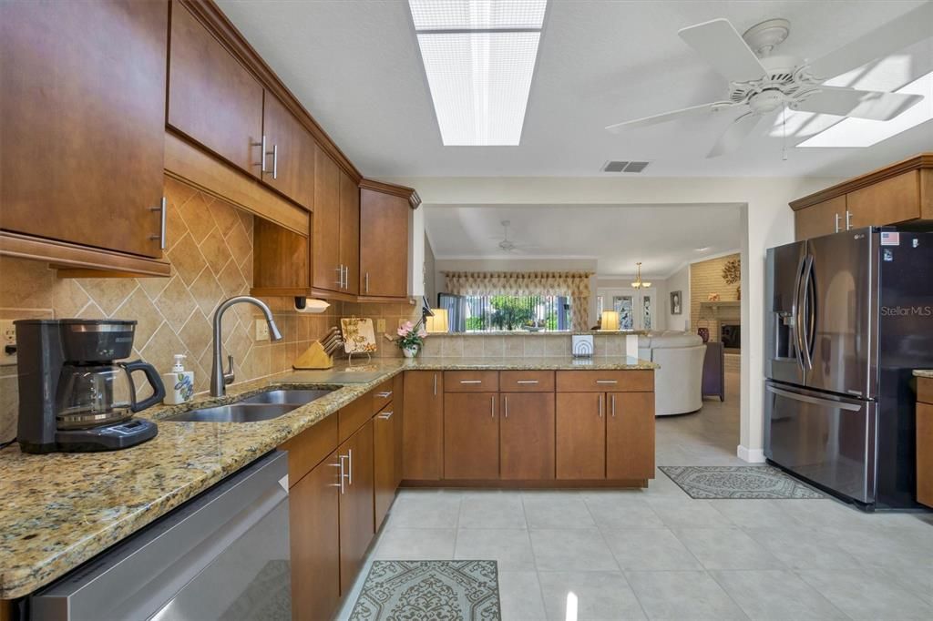 На продажу: $459,000 (3 спален, 2 ванн, 2249 Квадратных фут)