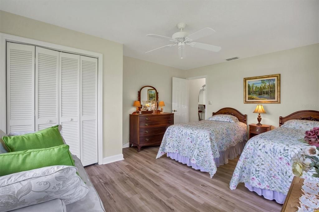 На продажу: $459,000 (3 спален, 2 ванн, 2249 Квадратных фут)