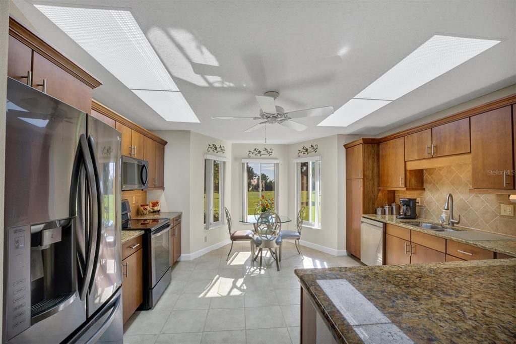 На продажу: $459,000 (3 спален, 2 ванн, 2249 Квадратных фут)