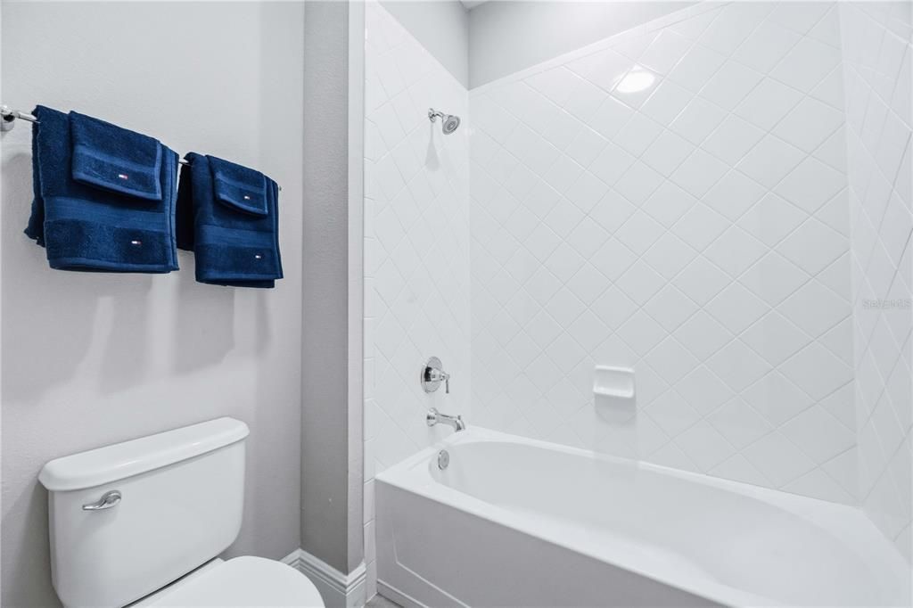 For Sale: $399,900 (3 beds, 2 baths, 1812 Square Feet)