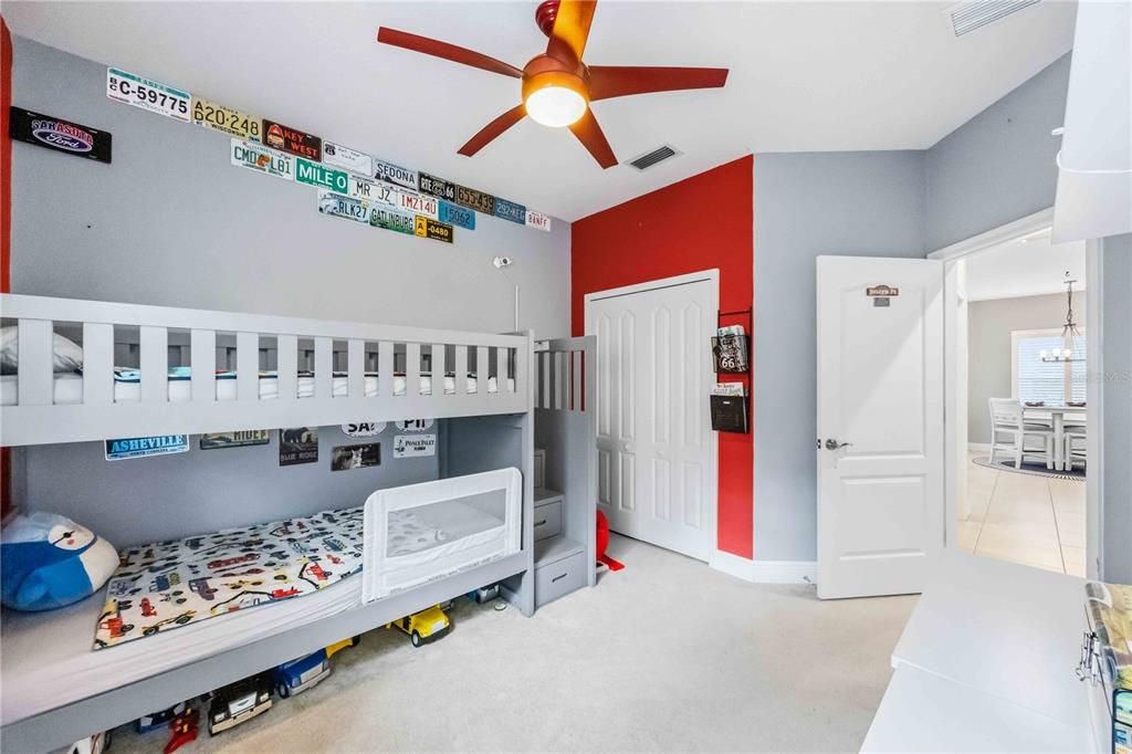 For Sale: $399,900 (3 beds, 2 baths, 1812 Square Feet)