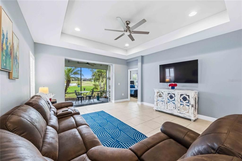 For Sale: $399,900 (3 beds, 2 baths, 1812 Square Feet)