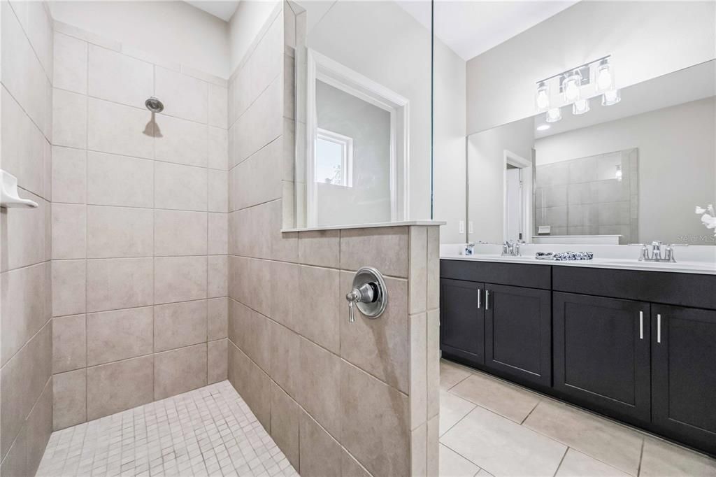 For Sale: $399,900 (3 beds, 2 baths, 1812 Square Feet)