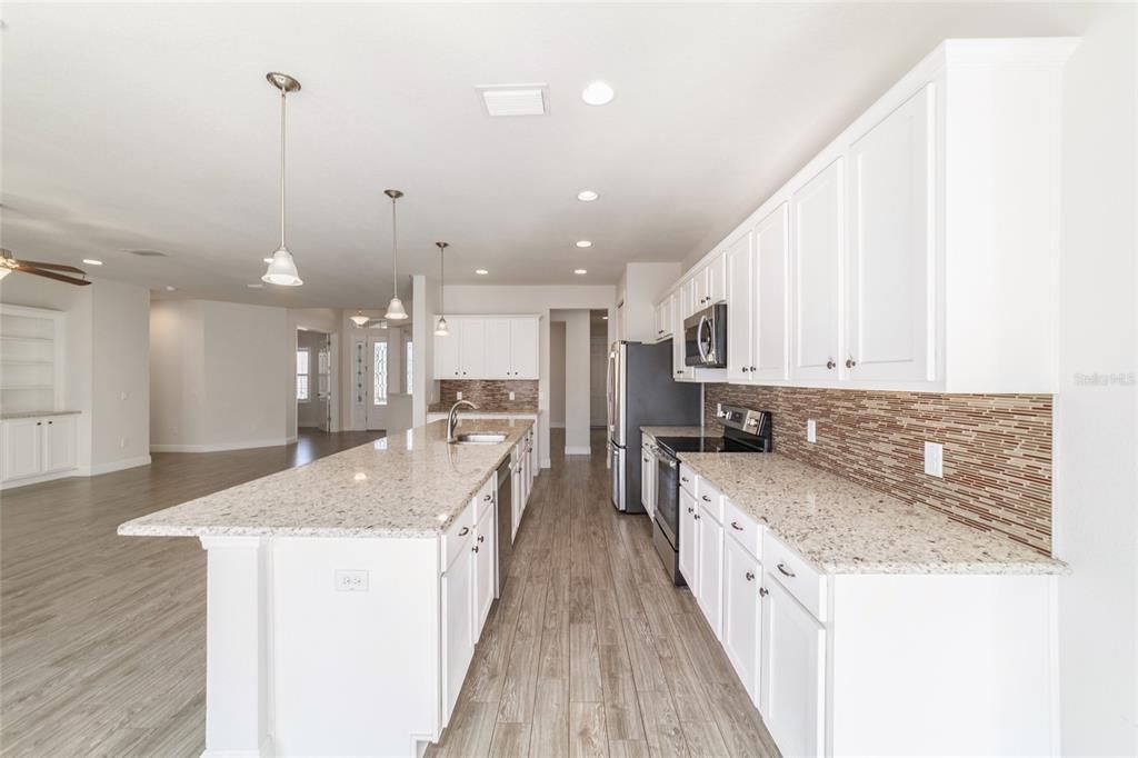 На продажу: $419,900 (3 спален, 3 ванн, 2592 Квадратных фут)