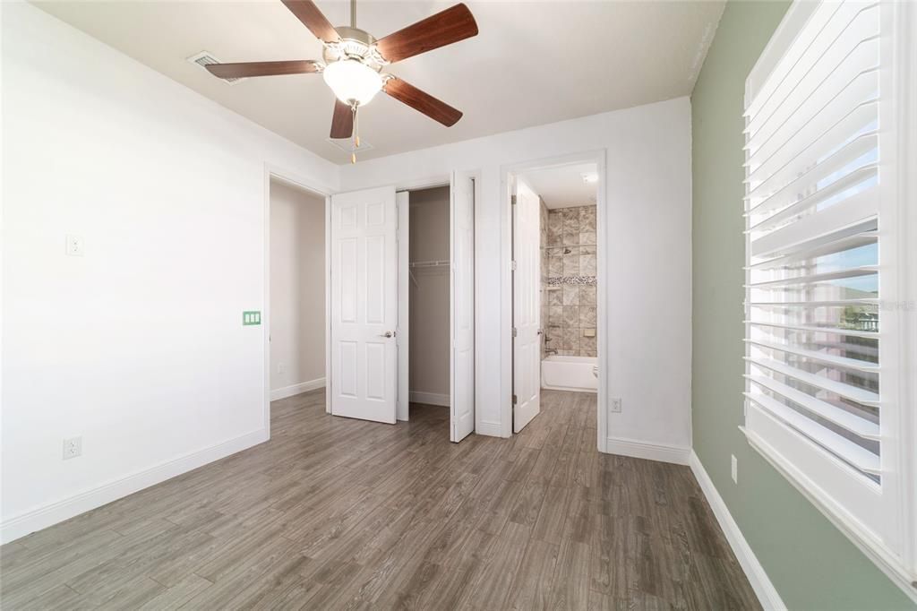 На продажу: $419,900 (3 спален, 3 ванн, 2592 Квадратных фут)