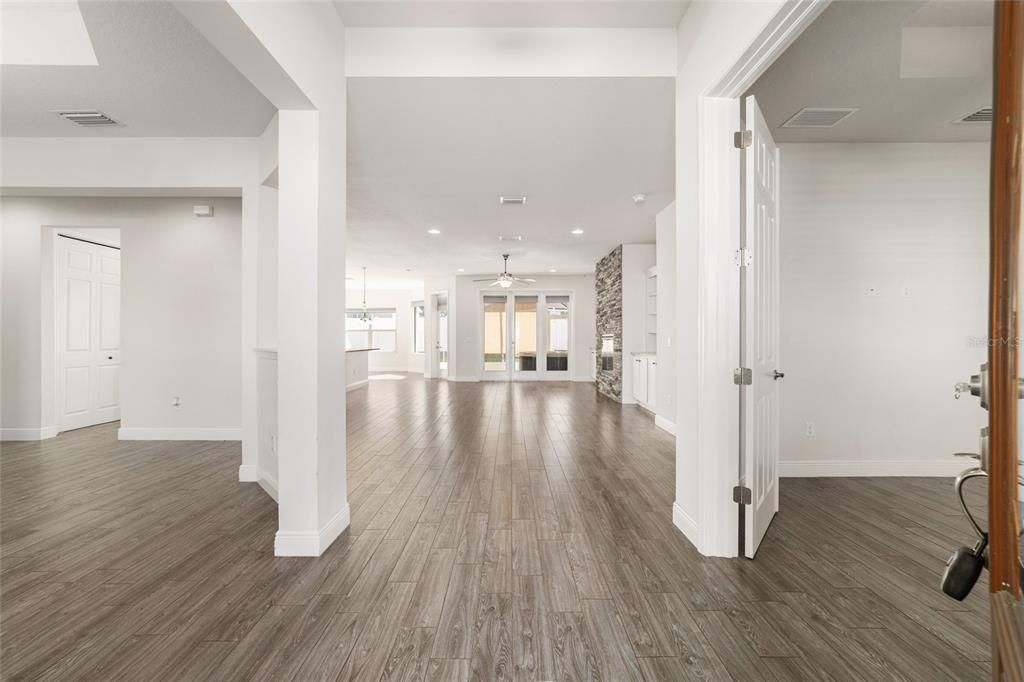 На продажу: $419,900 (3 спален, 3 ванн, 2592 Квадратных фут)