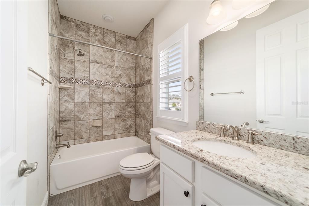 На продажу: $419,900 (3 спален, 3 ванн, 2592 Квадратных фут)