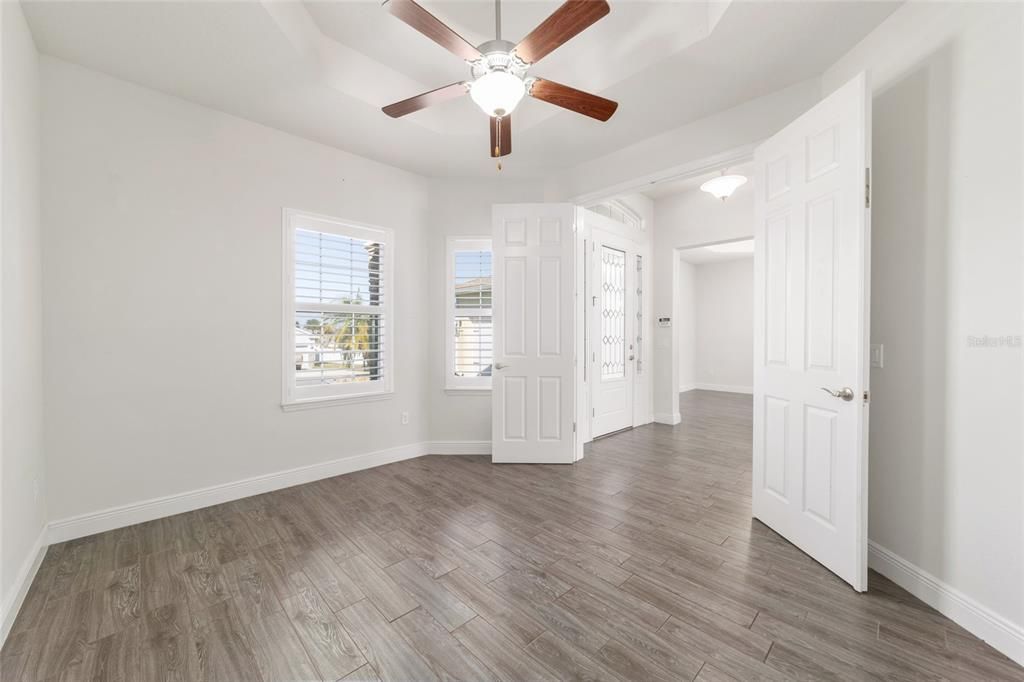 На продажу: $419,900 (3 спален, 3 ванн, 2592 Квадратных фут)