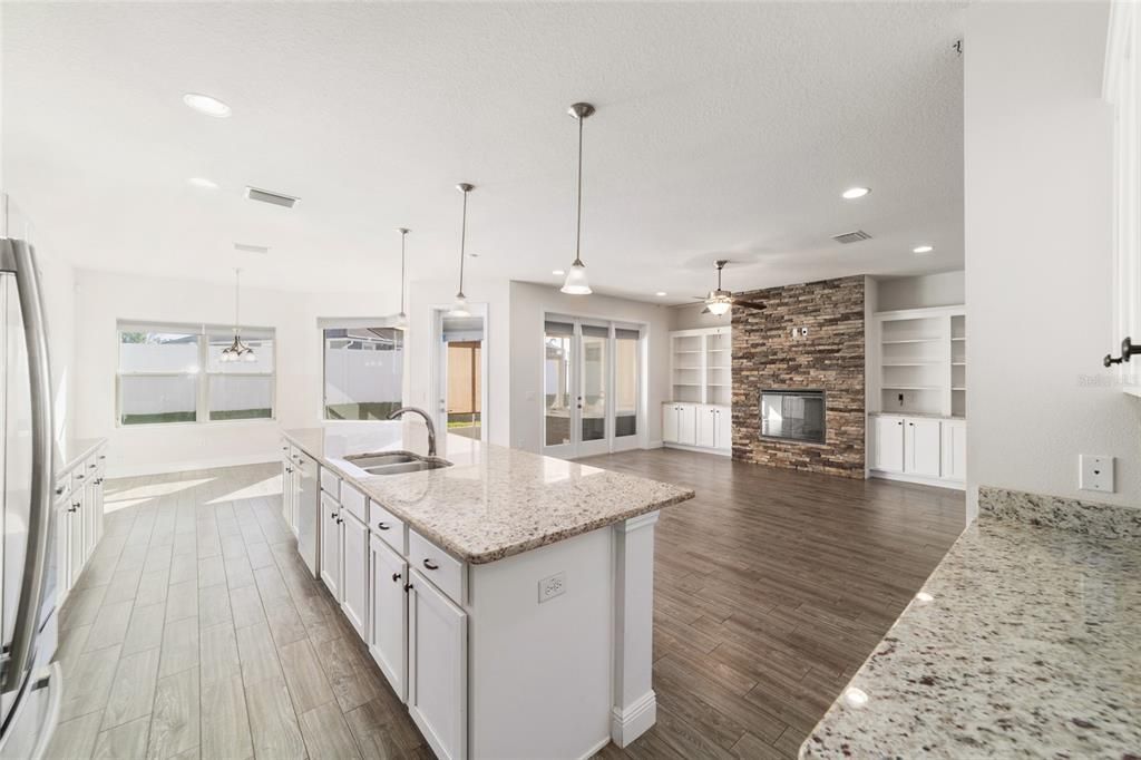 На продажу: $419,900 (3 спален, 3 ванн, 2592 Квадратных фут)