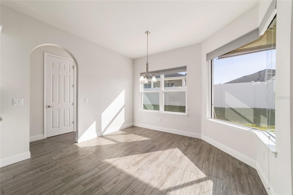 На продажу: $419,900 (3 спален, 3 ванн, 2592 Квадратных фут)