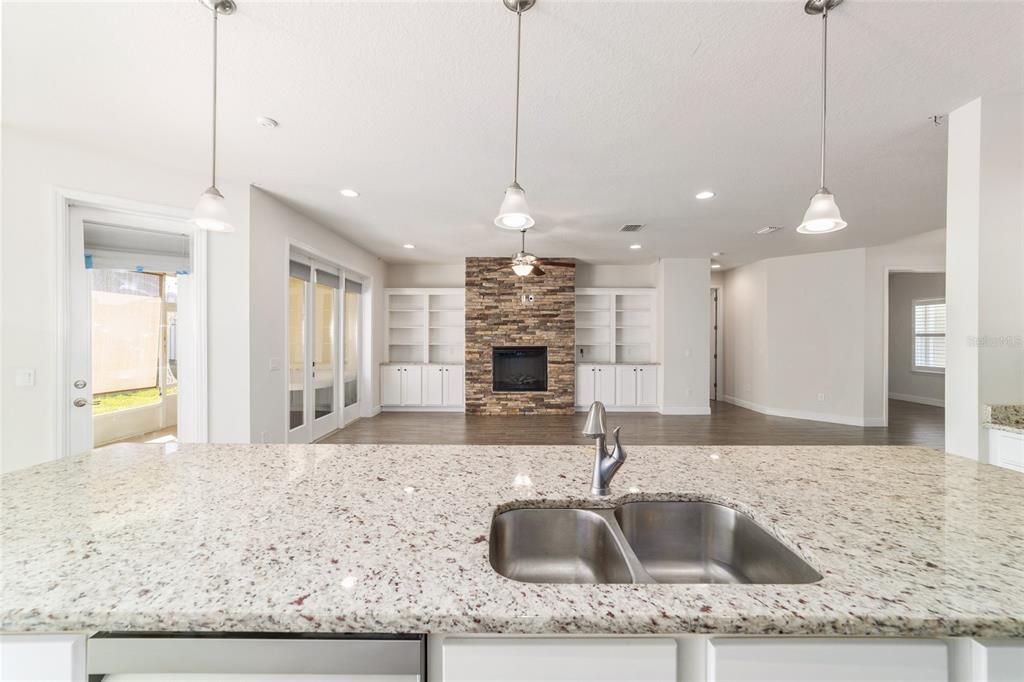 На продажу: $419,900 (3 спален, 3 ванн, 2592 Квадратных фут)