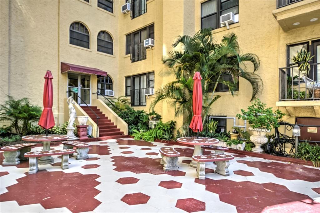 En Venta: $299,900 (1 camas, 1 baños, 634 Pies cuadrados)