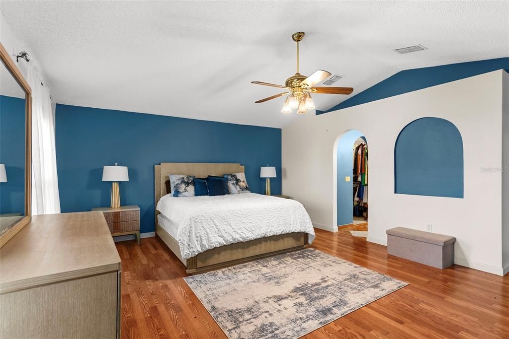 En Venta: $395,900 (4 camas, 2 baños, 3628 Pies cuadrados)