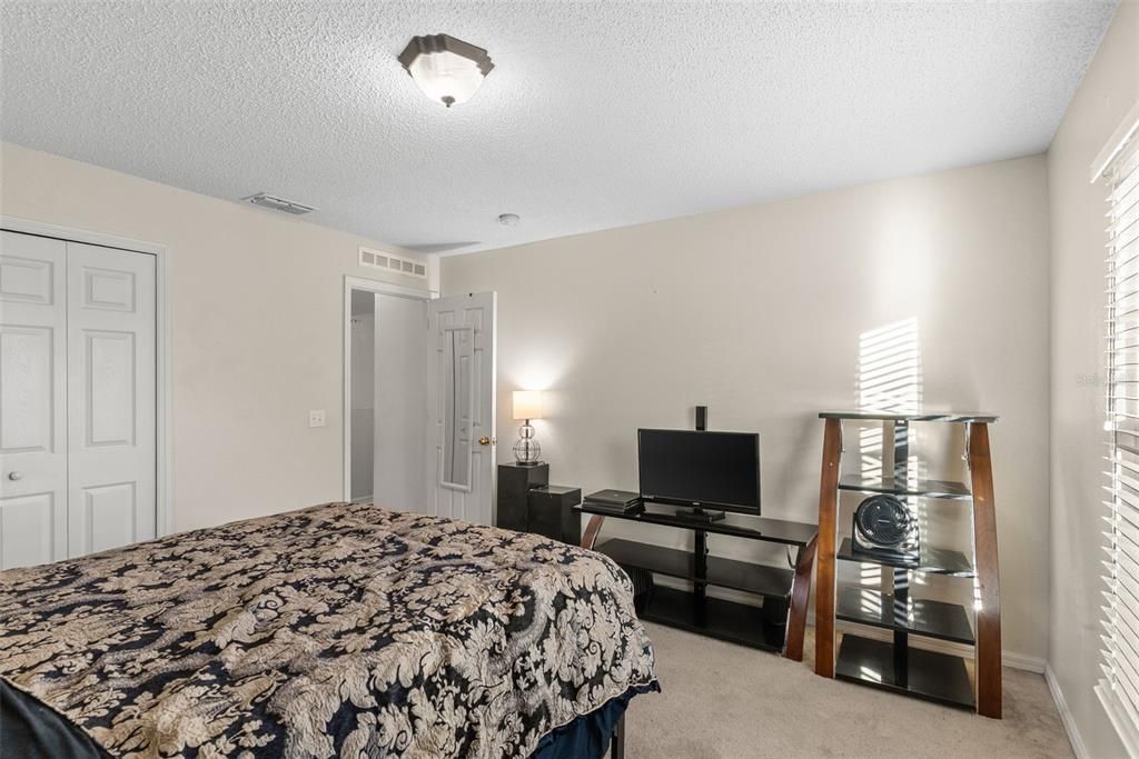 En Venta: $395,900 (4 camas, 2 baños, 3628 Pies cuadrados)