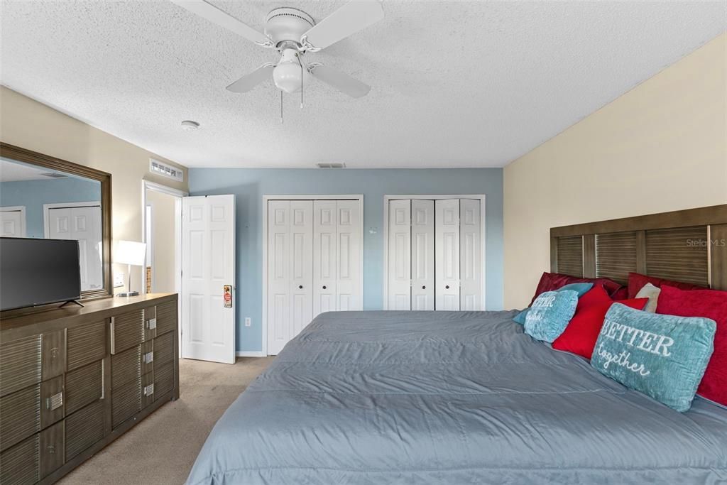 En Venta: $395,900 (4 camas, 2 baños, 3628 Pies cuadrados)