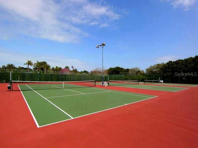 На продажу: $325,000 (2 спален, 2 ванн, 1292 Квадратных фут)