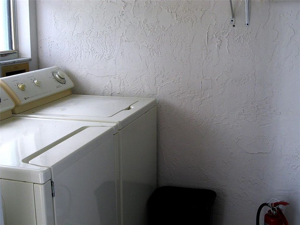 На продажу: $325,000 (2 спален, 2 ванн, 1292 Квадратных фут)