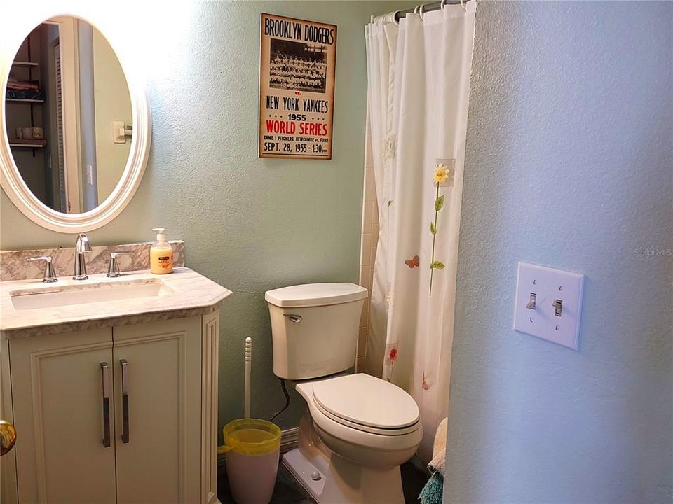 На продажу: $325,000 (2 спален, 2 ванн, 1292 Квадратных фут)