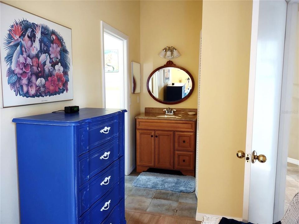 На продажу: $325,000 (2 спален, 2 ванн, 1292 Квадратных фут)