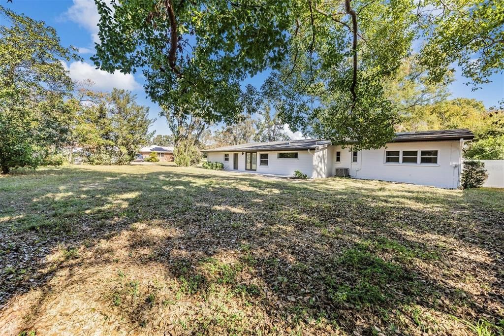 出租: $3,200 (3 贝兹, 2 浴室, 1664 平方英尺)