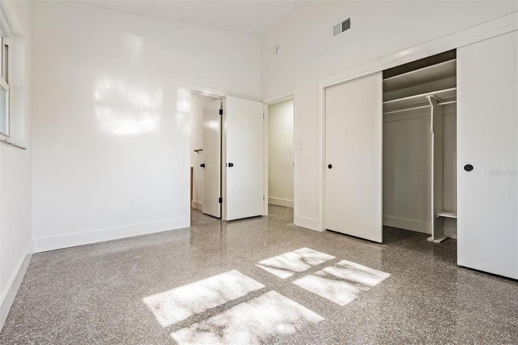 出租: $3,200 (3 贝兹, 2 浴室, 1664 平方英尺)