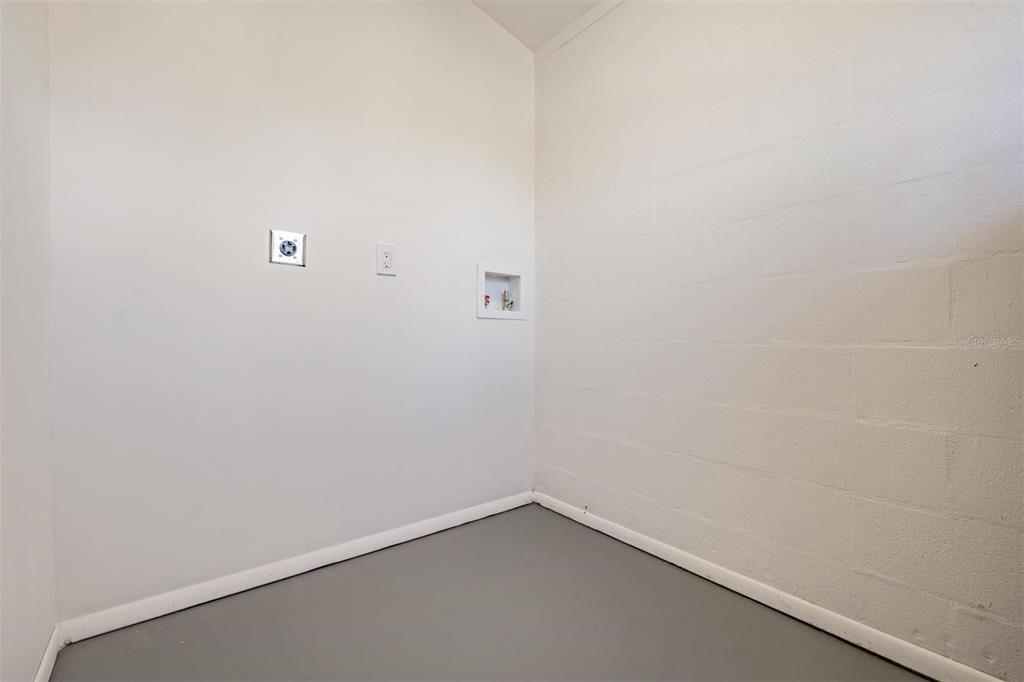 出租: $3,200 (3 贝兹, 2 浴室, 1664 平方英尺)