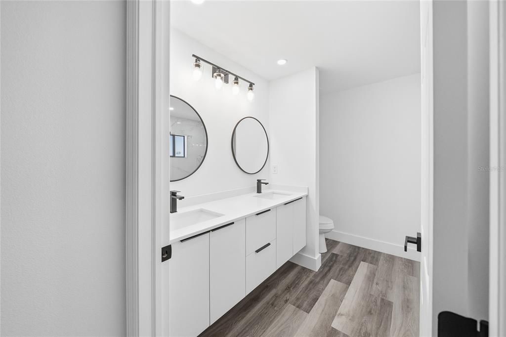 For Sale: $375,000 (3 beds, 2 baths, 1521 Square Feet)