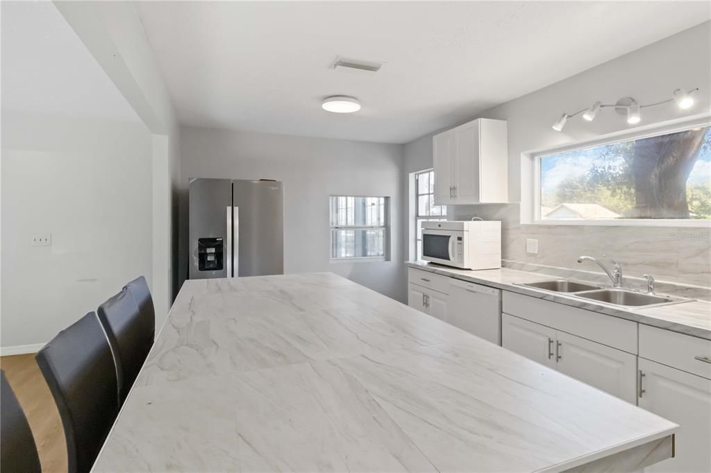 En Venta: $450,000 (5 camas, 3 baños, 2286 Pies cuadrados)