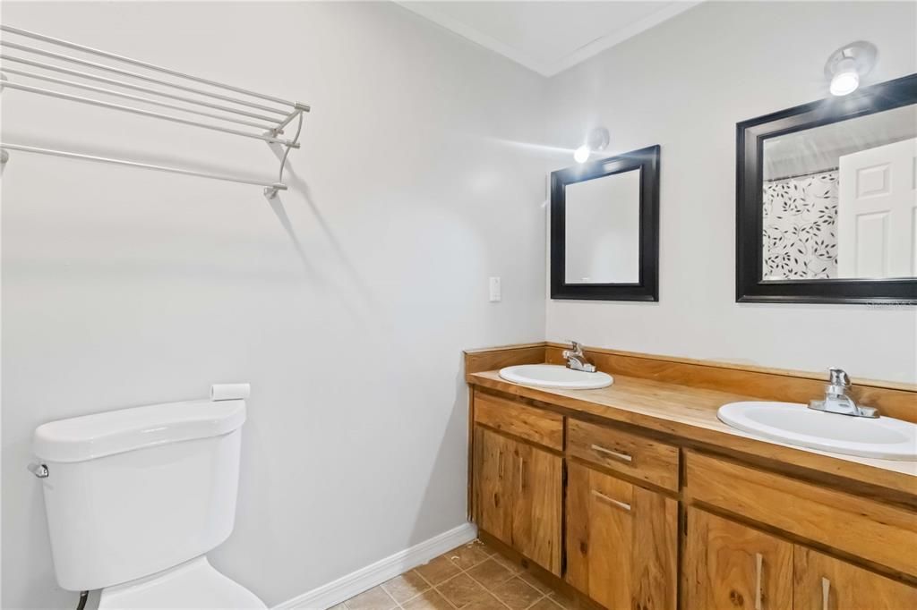 En Venta: $450,000 (5 camas, 3 baños, 2286 Pies cuadrados)