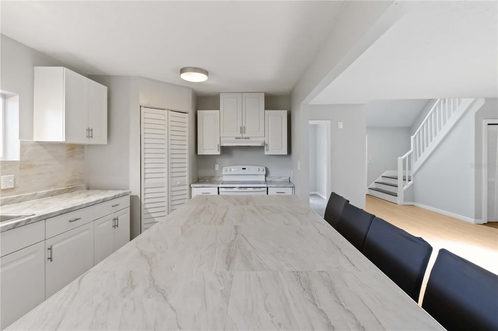 En Venta: $450,000 (5 camas, 3 baños, 2286 Pies cuadrados)