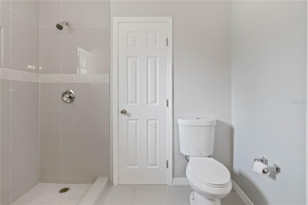 En Venta: $450,000 (5 camas, 3 baños, 2286 Pies cuadrados)