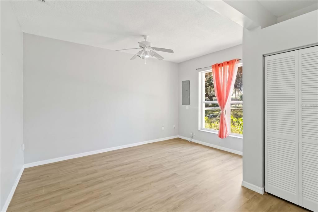 En Venta: $450,000 (5 camas, 3 baños, 2286 Pies cuadrados)