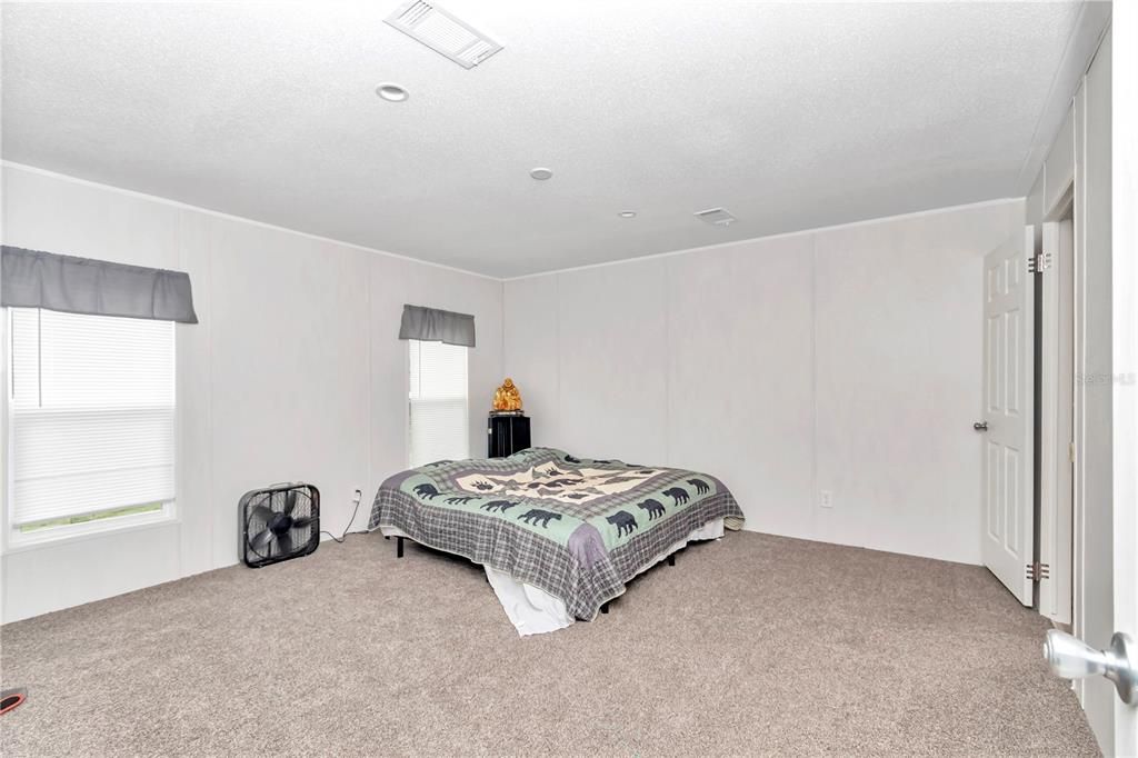 En Venta: $339,000 (5 camas, 3 baños, 2132 Pies cuadrados)