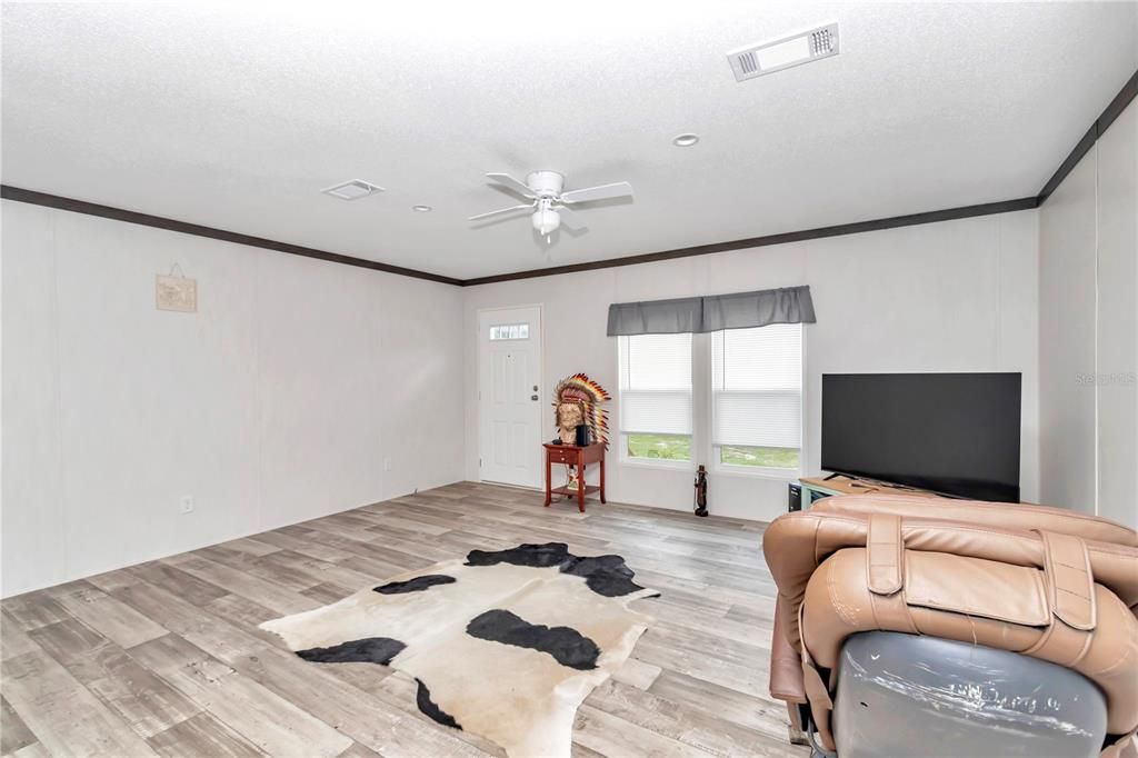 En Venta: $339,000 (5 camas, 3 baños, 2132 Pies cuadrados)