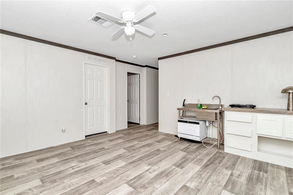 En Venta: $339,000 (5 camas, 3 baños, 2132 Pies cuadrados)