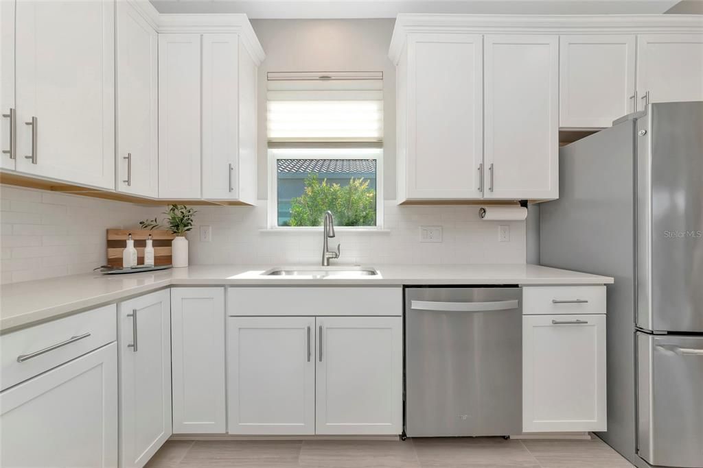 На продажу: $574,000 (2 спален, 2 ванн, 1687 Квадратных фут)