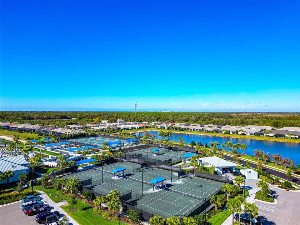 На продажу: $574,000 (2 спален, 2 ванн, 1687 Квадратных фут)