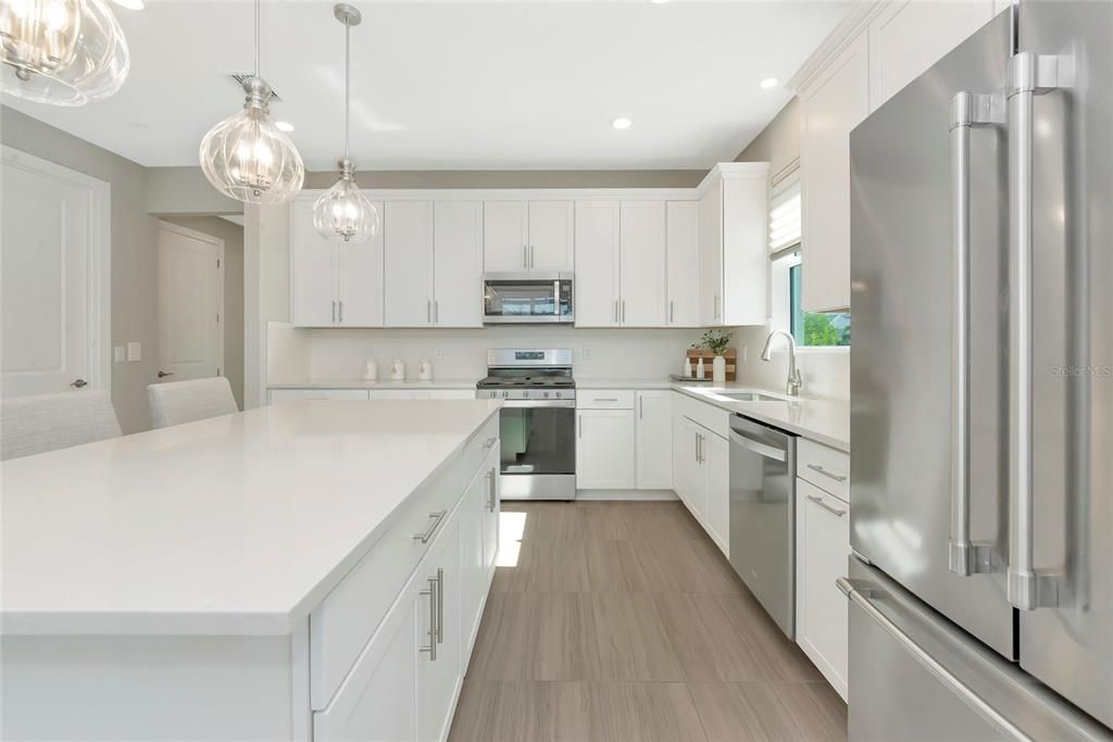 На продажу: $574,000 (2 спален, 2 ванн, 1687 Квадратных фут)