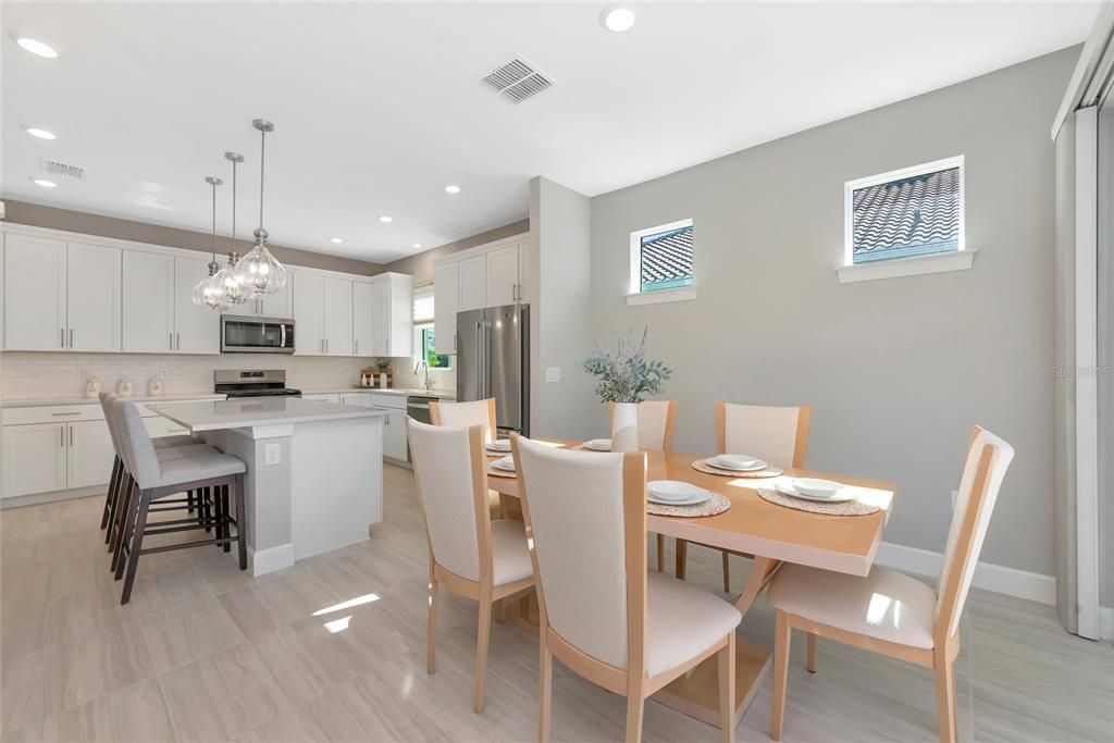 На продажу: $574,000 (2 спален, 2 ванн, 1687 Квадратных фут)