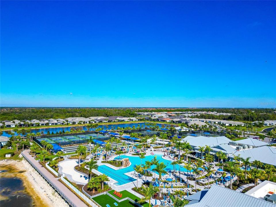 На продажу: $574,000 (2 спален, 2 ванн, 1687 Квадратных фут)