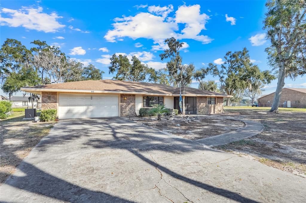 For Sale: $689,000 (3 beds, 2 baths, 1554 Square Feet)