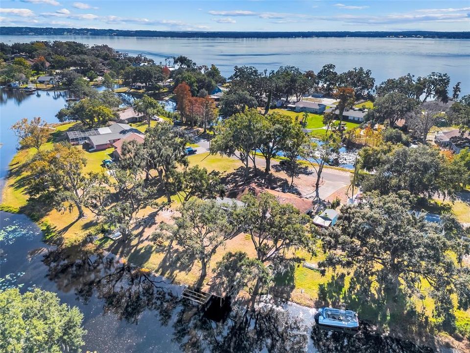 For Sale: $689,000 (3 beds, 2 baths, 1554 Square Feet)