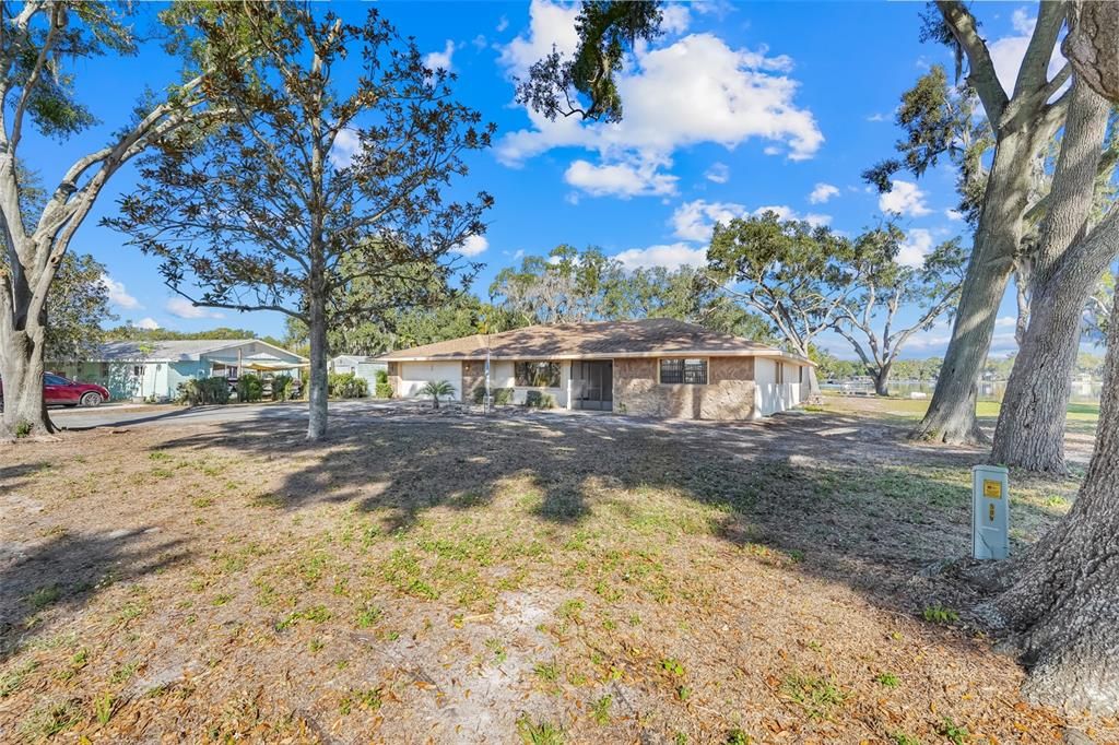 For Sale: $689,000 (3 beds, 2 baths, 1554 Square Feet)