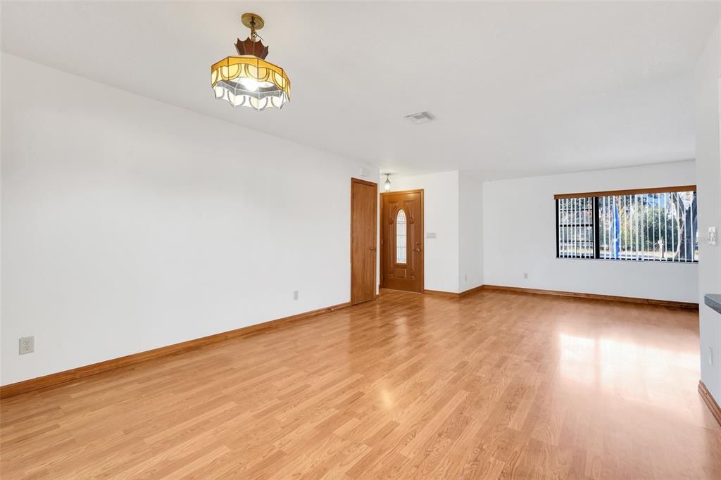 For Sale: $689,000 (3 beds, 2 baths, 1554 Square Feet)