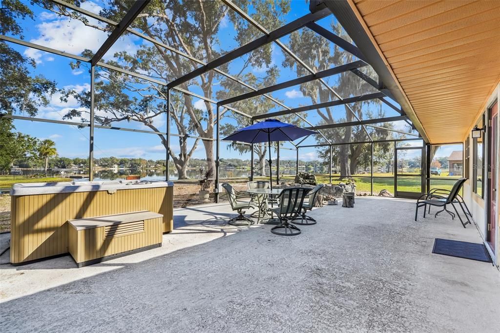 For Sale: $689,000 (3 beds, 2 baths, 1554 Square Feet)