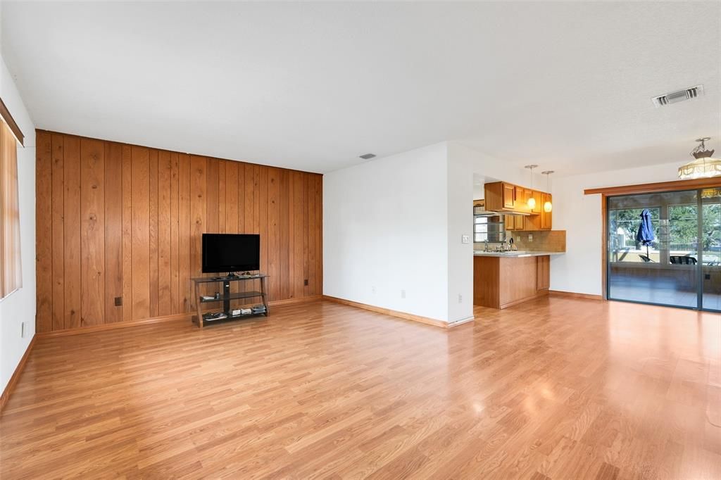 For Sale: $689,000 (3 beds, 2 baths, 1554 Square Feet)